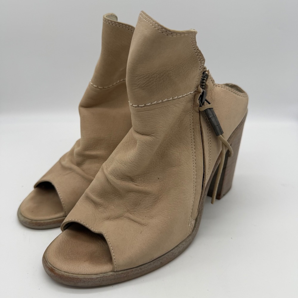 Dolce Vita Womens 7.5 Tan Leather Open Toe Heeled Mules Booties